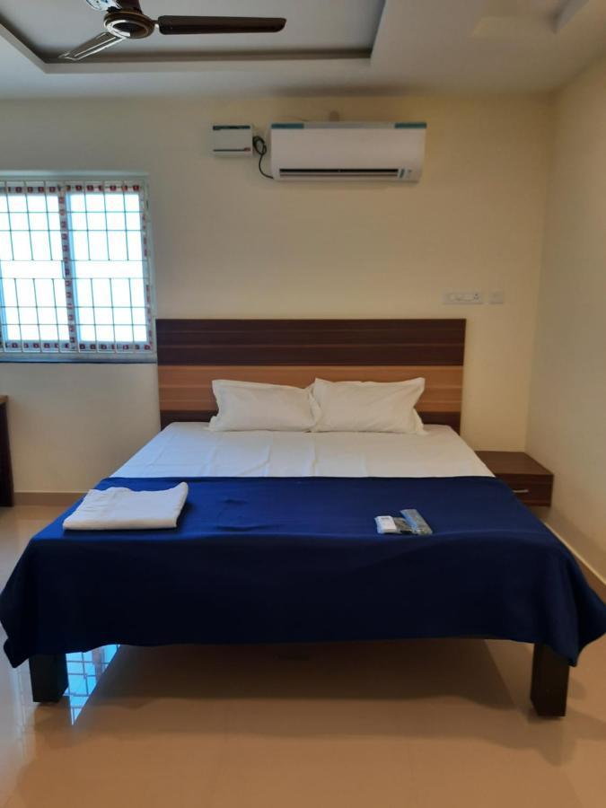 Grk Residency Hotel Guduvancheri Ngoại thất bức ảnh