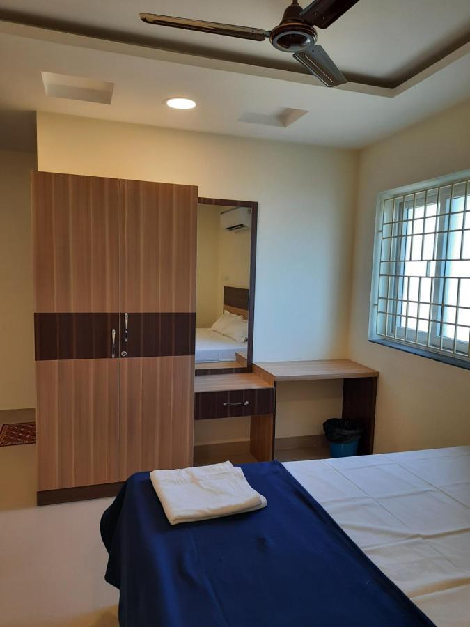 Grk Residency Hotel Guduvancheri Ngoại thất bức ảnh