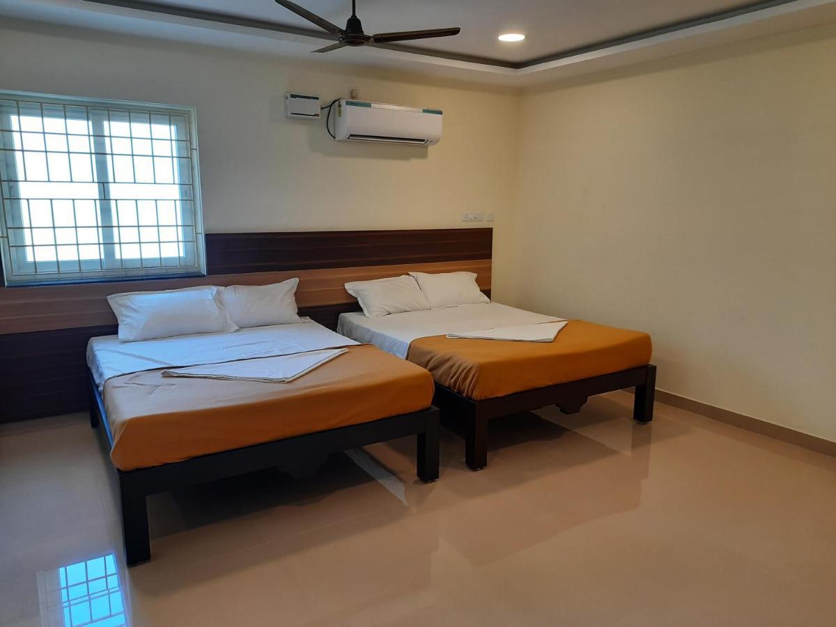 Grk Residency Hotel Guduvancheri Ngoại thất bức ảnh
